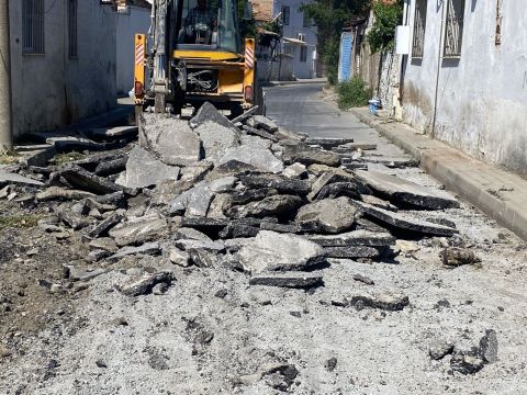 Söke Belediyesi’nin Tosun Sokak’a yol yenileme çalışması başladı