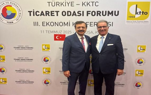 Söke’nin Gururu Nejat Sağel, KKTC’de Ekonomi Zirvesinde Sahnede!