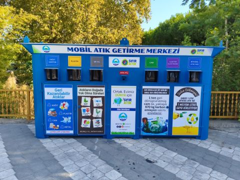 Söke Belediyesi atık malzemeden Mobil Atık Getirme Merkezini üretti. 