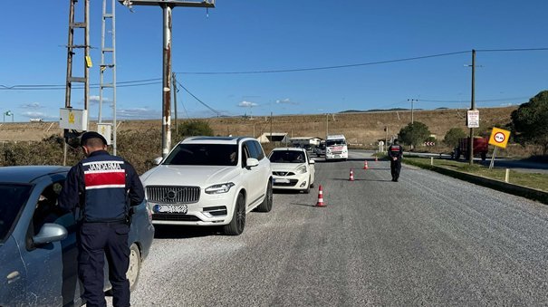 KARPUZLU’DA TRAFO HIRSIZI JANDARMADAN KAÇAMADI