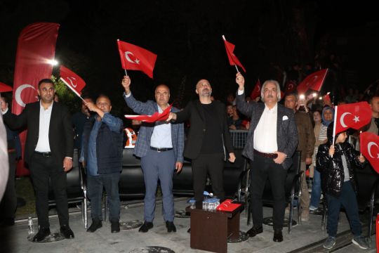 Söke’de Cumhuriyet Coşkusu Kıraç Konseriyle Zirveye Çıktı