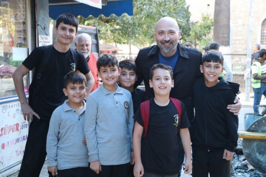 BAŞKAN ARIKAN, İKİ PROJE MÜJDESİNİ SOKAKTAN VERDİ