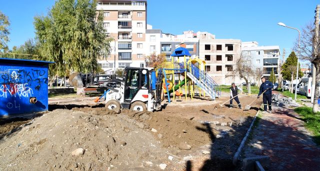  Söke Belediyesi Parkları Yenilemeye Devam Ediyor