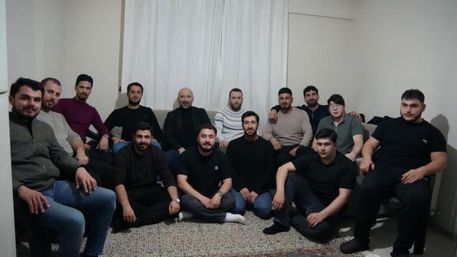 Başkan Arıkan Sahurda Gençlerle Buluştu