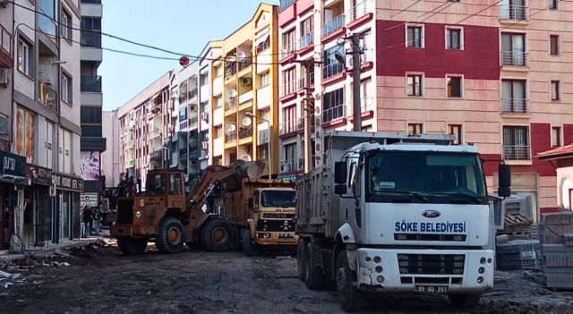 Pullukçu Sokak’ta Yol Yenileme Çalışmalarının İkinci Etabı Başladı