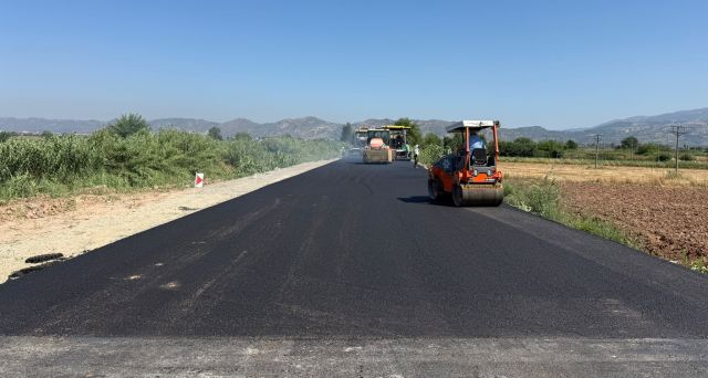 Başkan Çerçioğlu’nun Yol Seferberliği Sürüyor: 17 İlçede Eş Zamanlı Çalışma