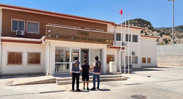 Kuşadası'nda Jandarmadan Peş Peşe Başarılı Operasyonlar