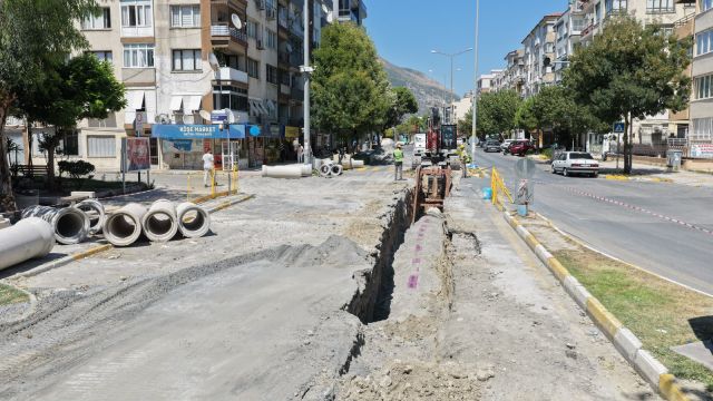 Söke’de 77 Milyon Liralık Yağmursuyu Yatırımı Sürüyor 