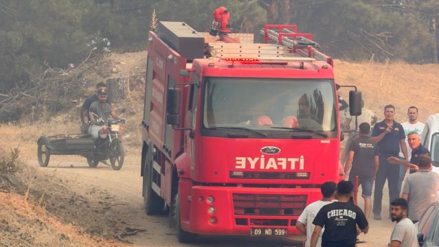 Kuyucak’ta Orman Yangınına Büyükşehir Ekiplerinden Yoğun Müdahale 