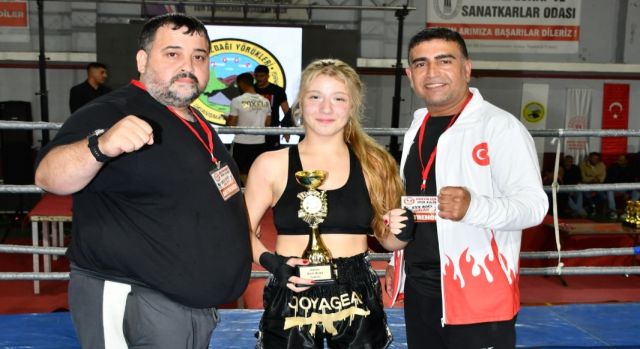 SÖKELİ DEFNE GÜL, BANAZ’DAN KUPAYLA DÖNDÜ 