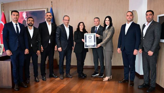 Didim’de Guinness Dünya Rekoru’nun Sertifikası Çerçioğlu’na Sunuldu 